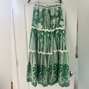 Farm Rio Macaw elegance Maxi skirt. Green floral. Size small.